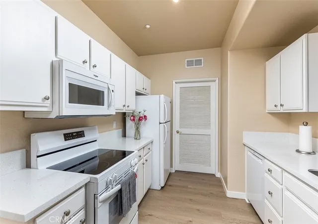 Photo 3 of Sale Pending at 24909 Madison Ave #1524, Murrieta, CA 92562 | MLS# SW26039128 | Listing updated on 2026-08-05