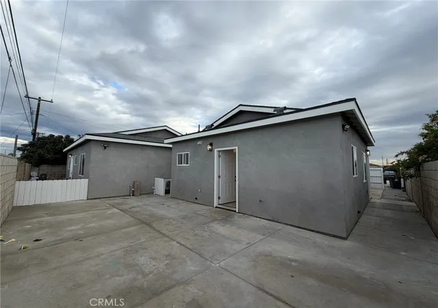 3rd image of 4721 W Oakfield, Santa Ana, CA 92703 | MLS# OC25264247