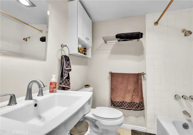 2nd image of 445 Ivy, Glendale, CA 91204