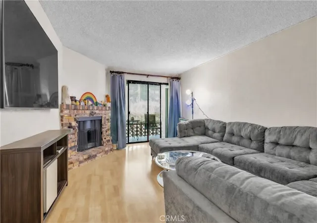 2nd image of 445 Ivy #204, Glendale, CA 91204 | MLS# GD26035578