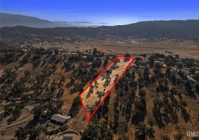 Photo 2 of Land for sale at 26981 Oakflat, Tehachapi, CA 93561 | MLS# PI26039652 | Listing updated on 2026-02-23