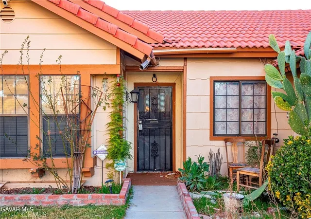 2nd image of 43319 27th W, Lancaster, CA 93536 | MLS# SR26039891