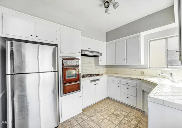 3rd image of 1749 N Edgemont St, Hollywood, CA 90027