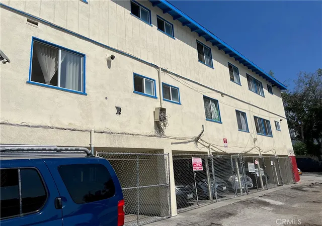 13th image of 517 Loma, Los Angeles, CA 90017 | MLS# OC26040247