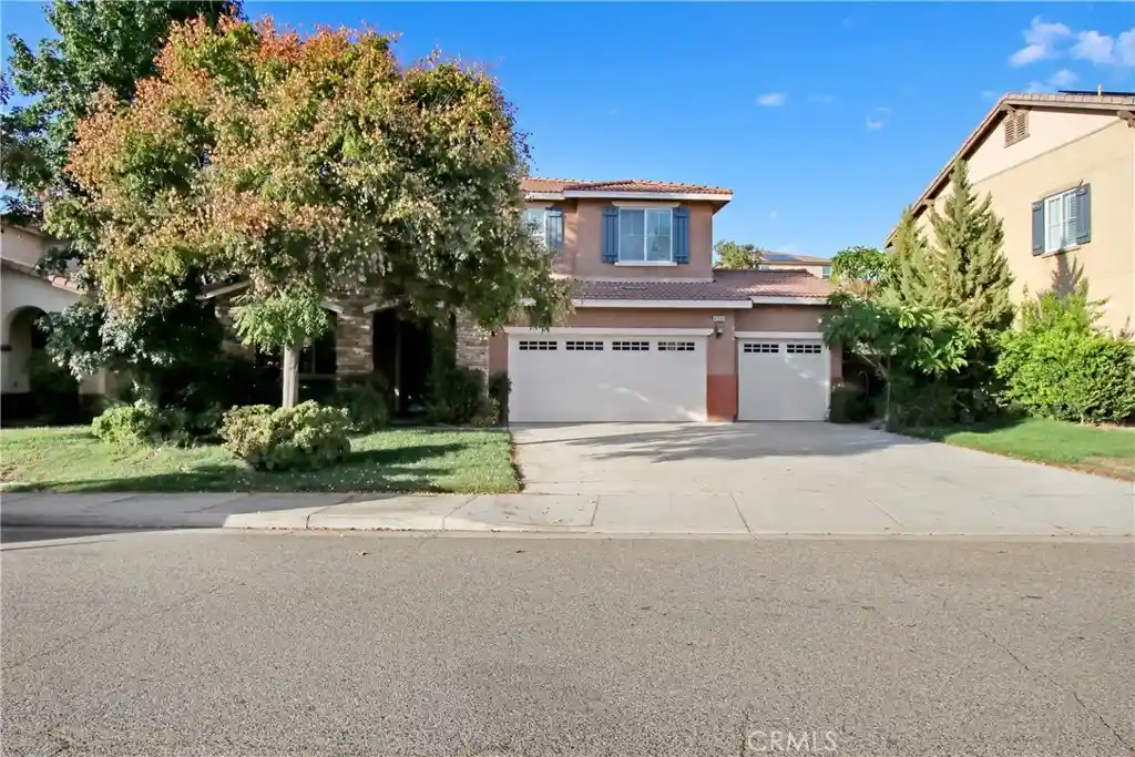 Photo 1 of Sale Pending at 41031 Crimson Pillar, Lake Elsinore, CA 92532 | MLS# TR26040323 | Listing updated on 2026-10-17