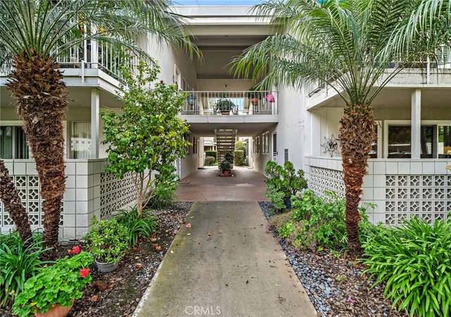 2nd image of 256 Calle Aragon, Laguna Woods, CA 92637