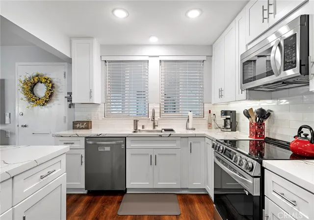 2nd image of 256 Calle Aragon #D, Laguna Woods, CA 92637 | MLS# OC26040379