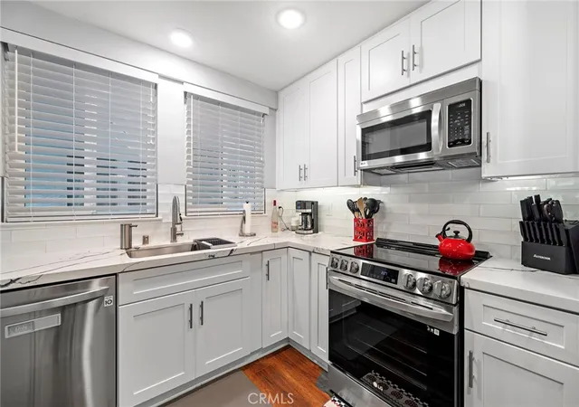 4th image of 256 Calle Aragon, Laguna Woods, CA 92637