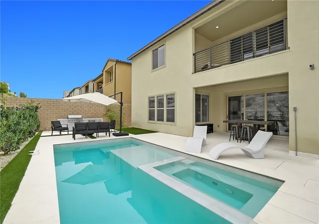 3rd image of 21303 Rockview Ter, Chatsworth, CA 91311 | MLS# CV26039529