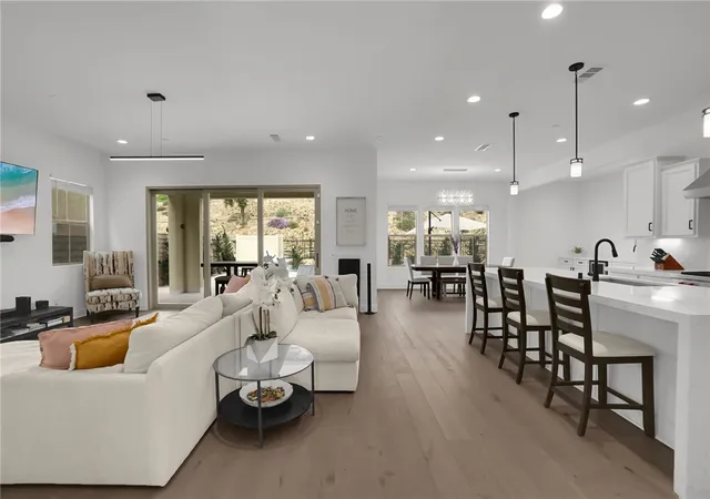4th image of 21303 Rockview Ter, Chatsworth, CA 91311 | MLS# CV26039529