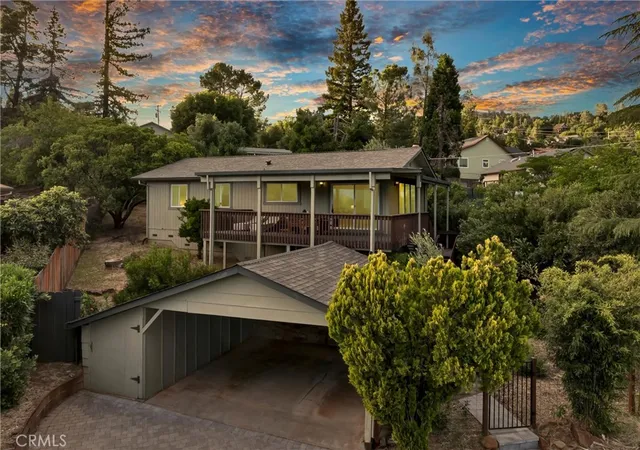 Photo 1 of Single family home for sale at 18528 N Shore Dr, Hidden Valley Lake, CA 95467 | MLS# LC26040465 | Listing updated on 2026-09-04