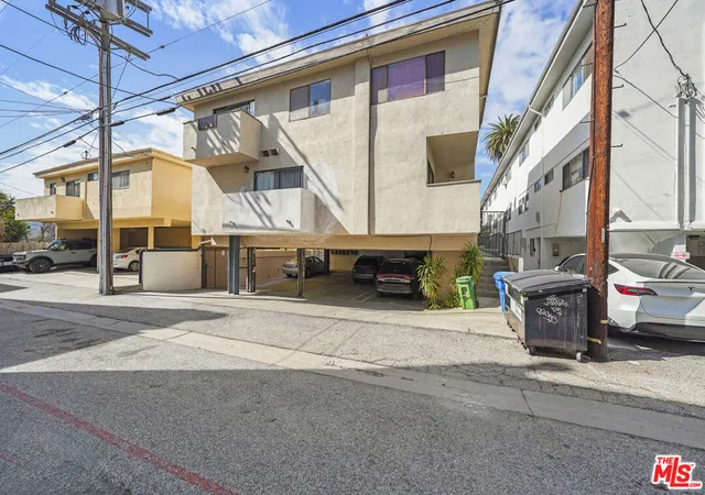 Homes for sale in Los Angeles, CA | 11952 Darlington Ave #3, Los Angeles, CA 90049 | MLS# 26655561