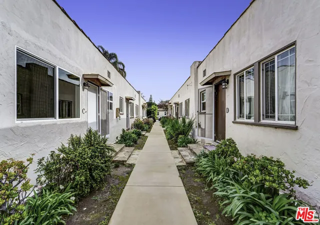 Homes for sale in Santa Monica, CA | 2122 20Th St, Santa Monica, CA 90405 | MLS# 26653771