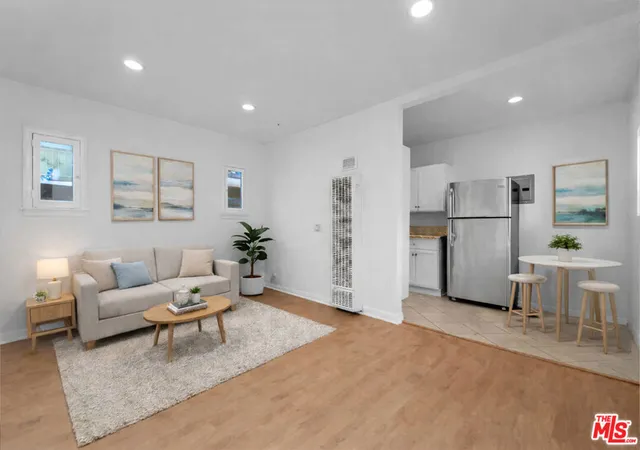 Homes for sale in Santa Monica, CA | 2122 20Th St, Santa Monica, CA 90405 | MLS# 26653771