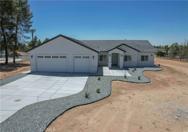 2nd image of 14416 Ricaree Rd, Apple Valley, CA 92307 | MLS# HD26038728