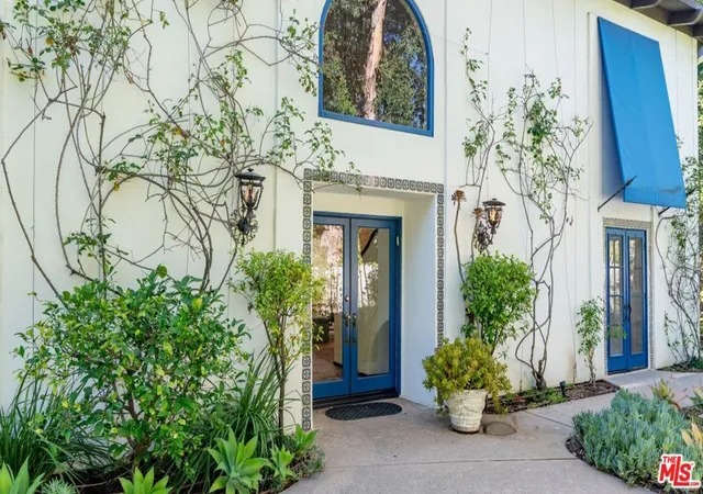 Homes for sale in Studio City, CA | 11662 Duque Dr, Studio City, CA 91604 | MLS# 26656121