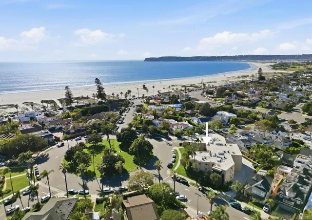 Listing Photo 5 - Condo for sale in building located at 1155 Star Park Cir, Coronado, CA 92118 - Unit #1D