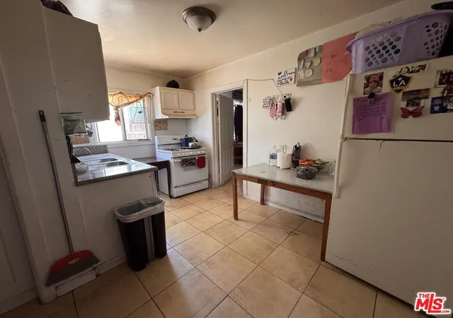 3rd image of 510 E 23Rd St, Los Angeles, CA 90011 | MLS# 26651931