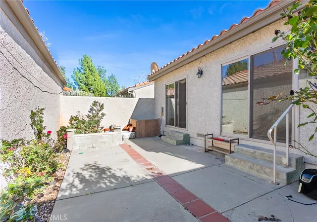 2nd image of 19519 Rinaldi #55, Porter Ranch, CA 91326 | Houzeo