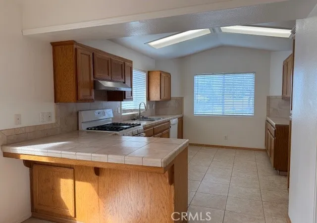 5th image of 518 5Th, Santa Maria, CA 93458 | MLS# PI26041147
