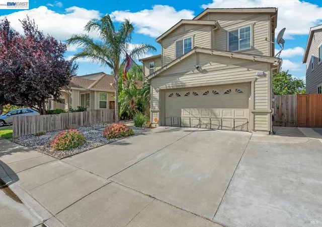 Homes for sale in Fairfield, CA | 2541 2541 Rowe Dr, Fairfield, CA 94533 | MLS# 41125016