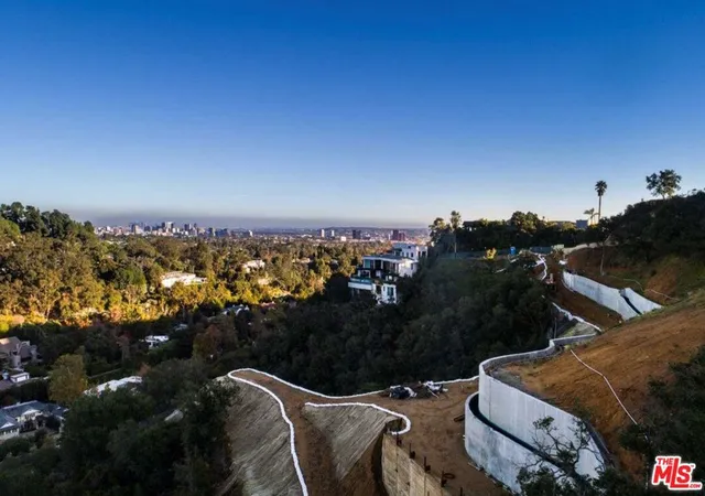 2nd image of 1862 Mango Wy, Los Angeles, CA 90049 | MLS# 26656349