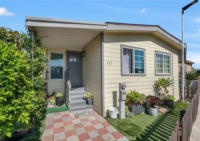 Homes for sale in Santa Ana, CA | 307 Duchess, Santa Ana, CA 92704 | MLS# RS26041210