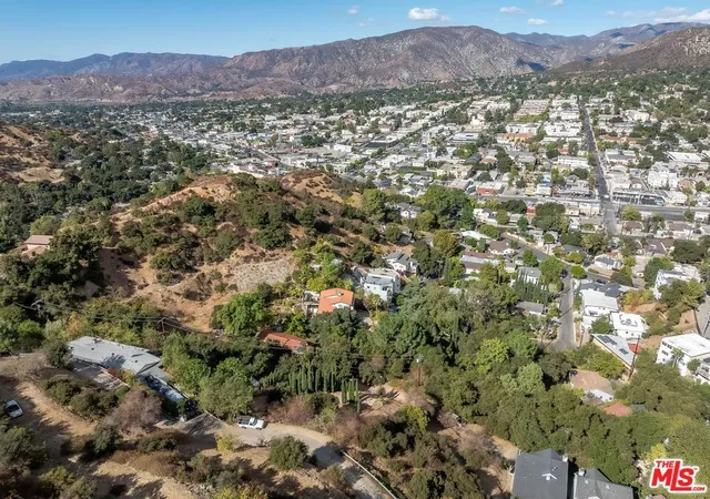 5th image of 7122 High Cliff Trl, Tujunga, CA 91042 | MLS# 26656397