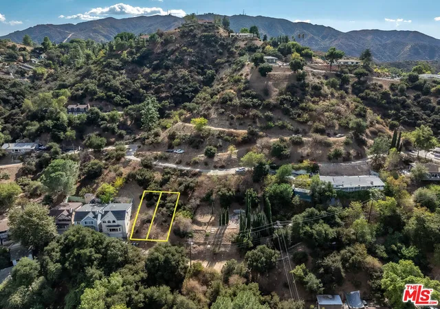 2nd image of 7128 High Cliff Trl, Tujunga, CA 91042 | MLS# 26656407