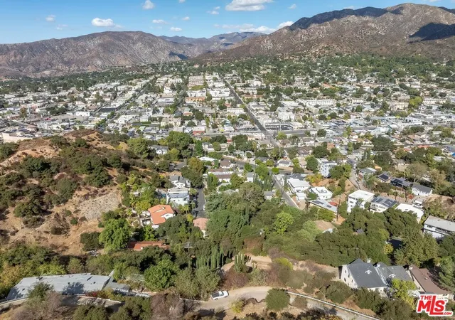 4th image of 7128 High Cliff Trl, Tujunga, CA 91042 | MLS# 26656407
