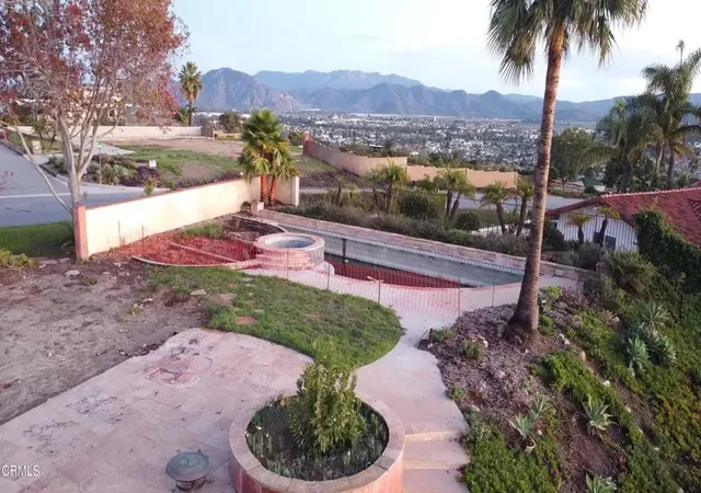 3rd image of 35 Estaban Dr, Camarillo, CA 93010 | MLS# V1-34867