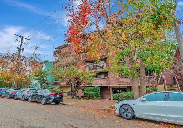 2nd image of 295 Lenox Ave, Oakland, CA 94610