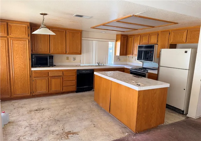Homes for sale in Riverside, CA | 110 Sandpoint, Riverside, CA 92506 | MLS# IV26041499