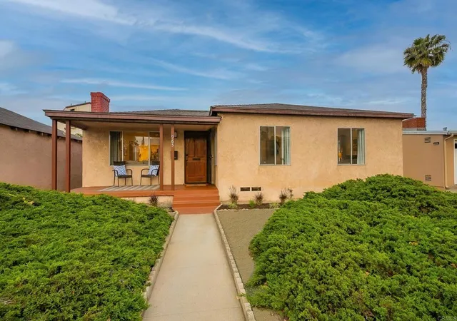 2nd image of 965 Rosecrans Street, San Diego, CA 92106 | MLS# NDP2601777