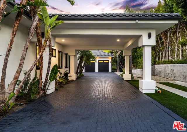 3rd image of 19034 Ashurst Ln, Tarzana, CA 91356 | MLS# 26651373