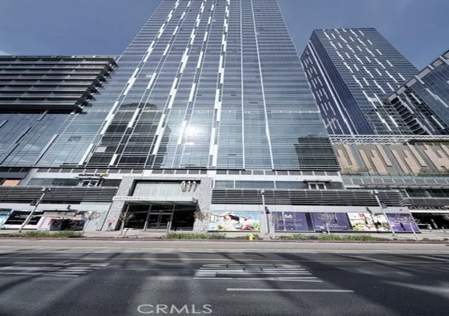 Photo 1 of Sale Pending at 877 Francisco St #1921, Los Angeles, CA 90017 | MLS# SR26041566 | Listing updated on 2026-10-07