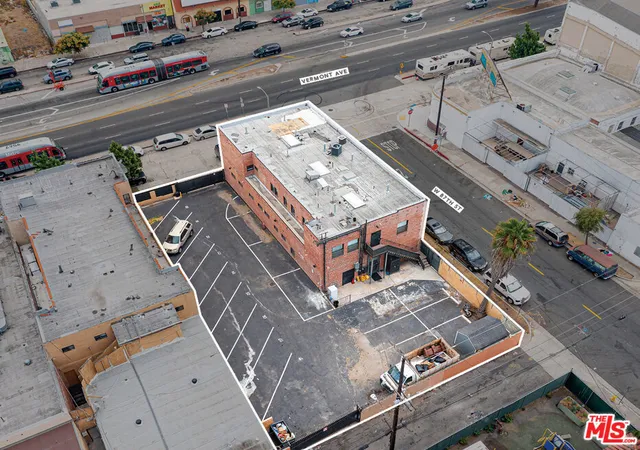 Listing Photo 4 - Condo for sale in building located at 8629 S Vermont Ave, Los Angeles, CA 90044