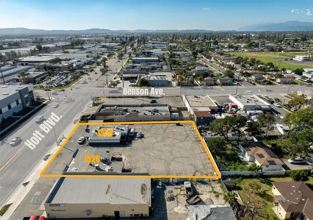 2nd image of 1528 1538 W Holt, Ontario, CA 91762 | MLS# IV26041657