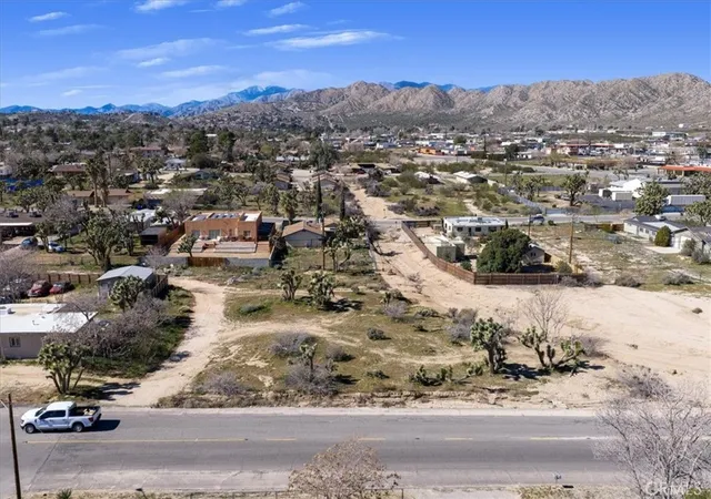 2nd image of 7408 Acoma Trl, Yucca Valley, CA 92284 | MLS# OC26041773
