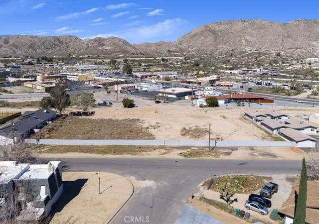 4th image of 7408 Acoma Trl, Yucca Valley, CA 92284 | MLS# OC26041773