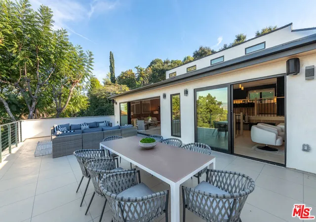 3rd image of 11583 Sunshine Ter, Studio City, CA 91604 | MLS# 26656093