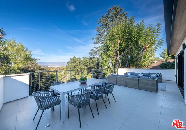 4th image of 11583 Sunshine Ter, Studio City, CA 91604 | MLS# 26656093