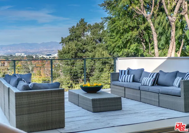 5th image of 11583 Sunshine Ter, Studio City, CA 91604 | MLS# 26656093