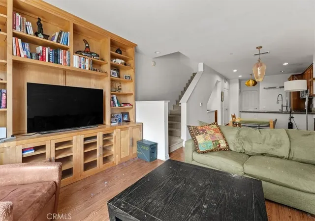 4th image of 8620 Belford #106, Los Angeles, CA 90045 | MLS# SR26041947