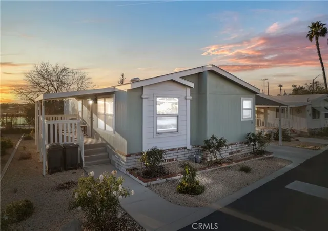 Photo 1 of Manufactured home for sale at 1536 S State St #36, Hemet, CA 92543 | MLS# SW26041373 | Listing updated on 2026-04-08