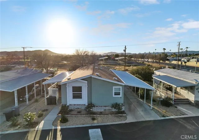 Photo 3 of Manufactured home for sale at 1536 S State St #36, Hemet, CA 92543 | MLS# SW26041373 | Listing updated on 2026-04-08