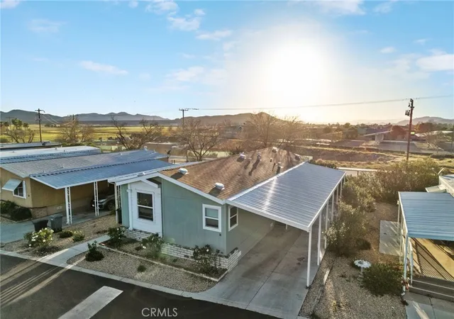 Photo 3 of Manufactured home for sale at 1536 S State St #36, Hemet, CA 92543 | MLS# SW26041373 | Listing updated on 2026-04-08
