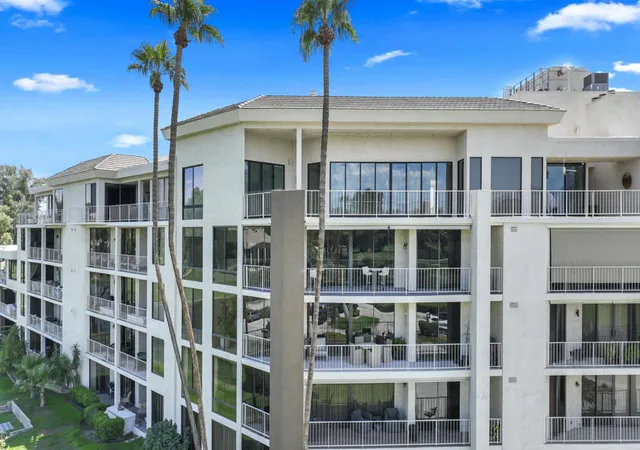 3rd image of 910 Island Dr #406, Rancho Mirage, CA 92270 | MLS# 219143800DA