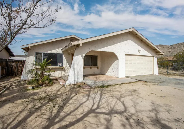 Homes for sale in Yucca Valley, CA | 7120 Cholla Ave, Yucca Valley, CA 92284 | MLS# 219143806DA