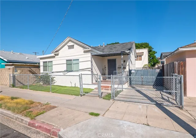 1st image of 1316 S Grand, San Pedro, CA 90731 | MLS# DW26042121